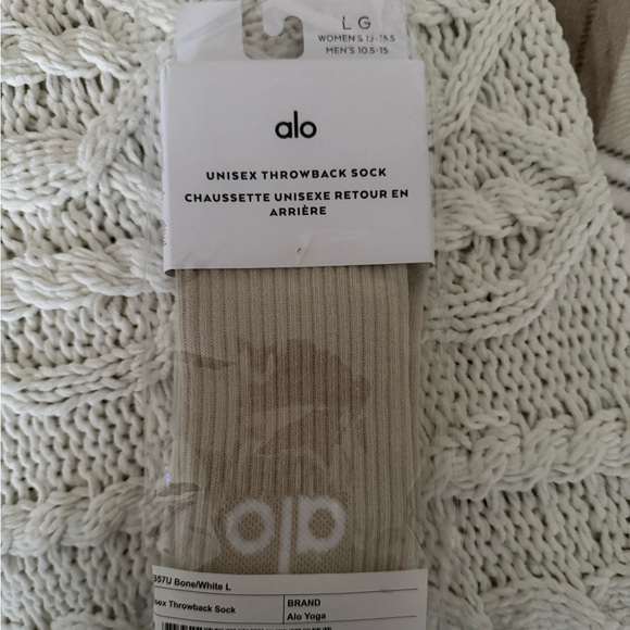 ALO Yoga Accessories - Alo Unisex Throwback Sock in Bone/White